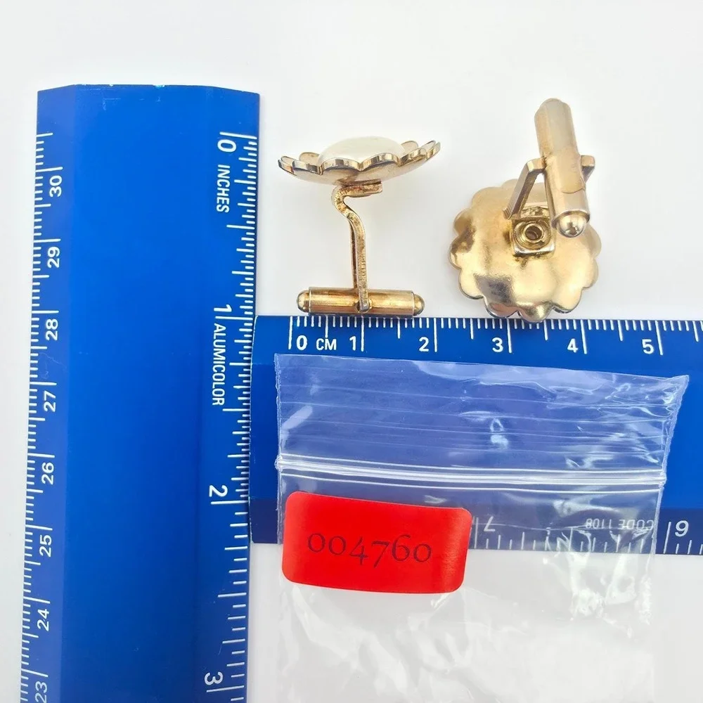 Vtg Cufflinks Faux Pearl Flower Scalloped Petal Mid-Century Classic Gold Tone